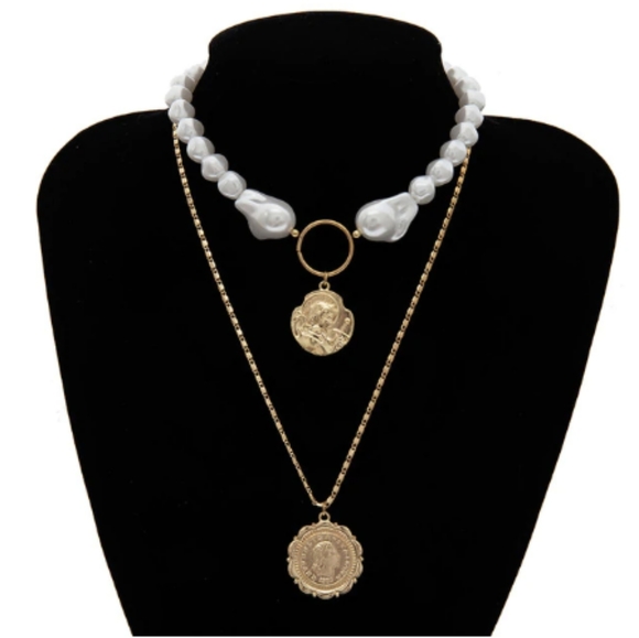 Layered neck - Picture 2 of 2